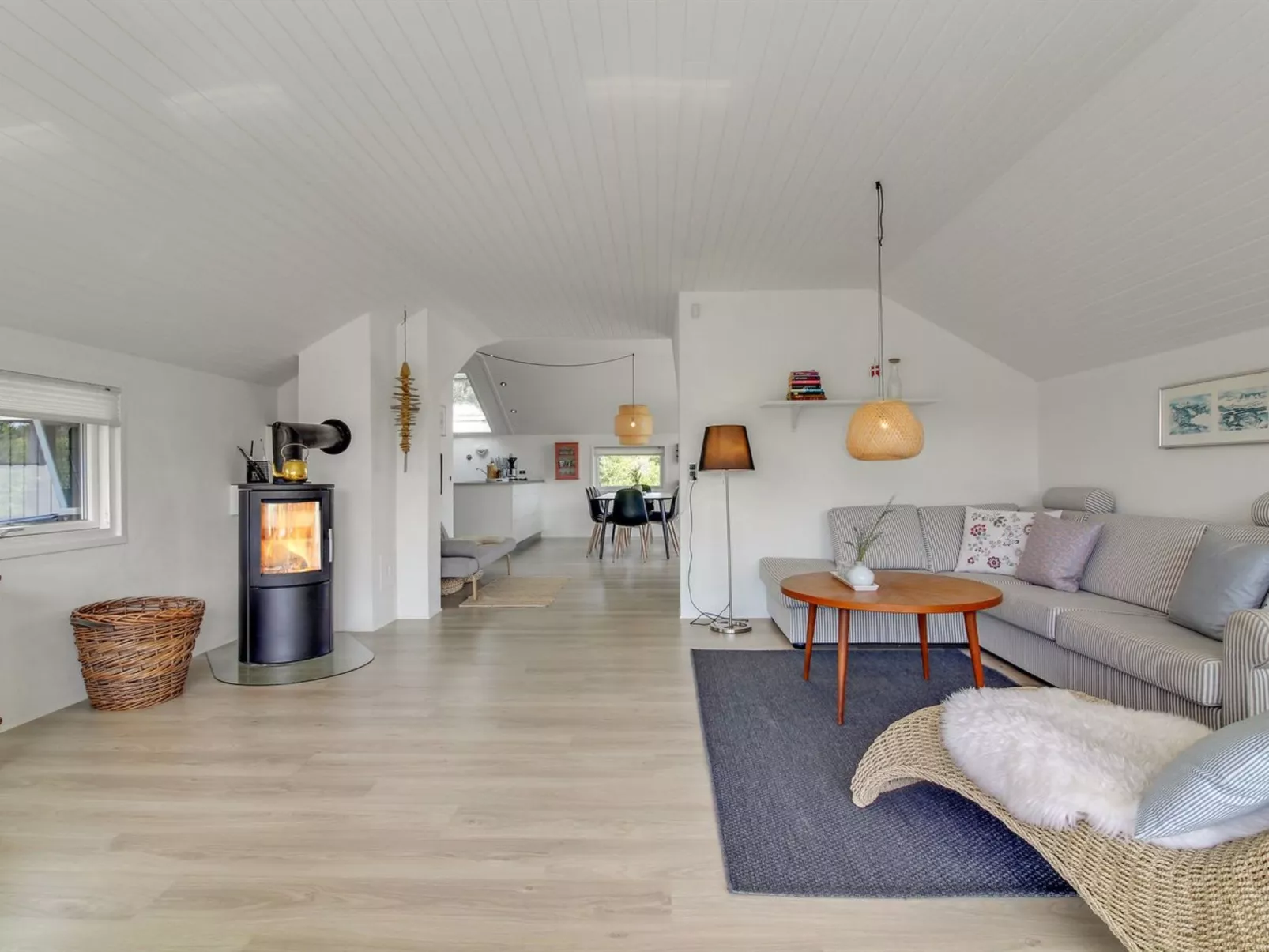 "Harmen" - 1.1km from the sea-Drinnen