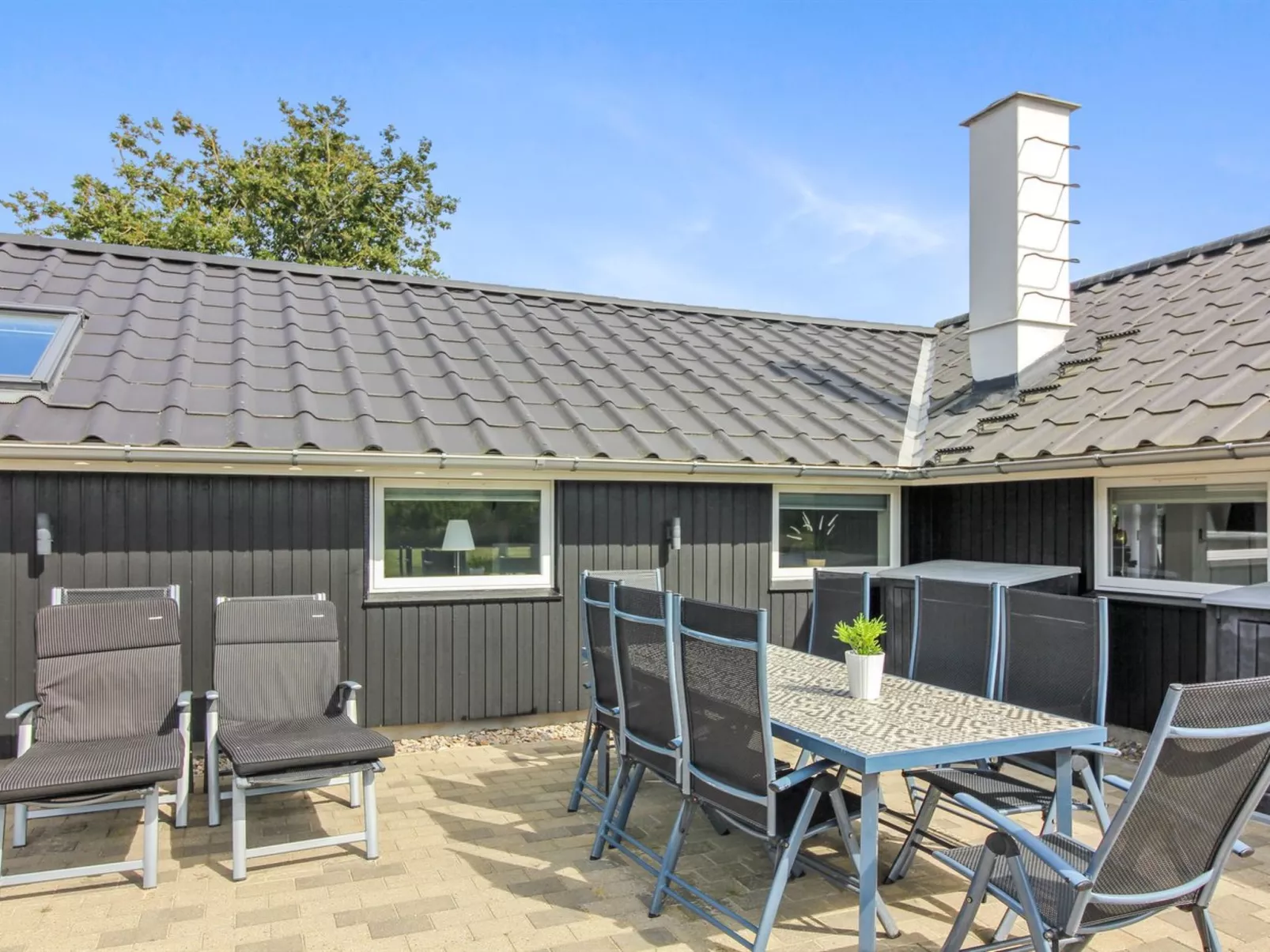 "Harmen" - 1.1km from the sea-Draußen