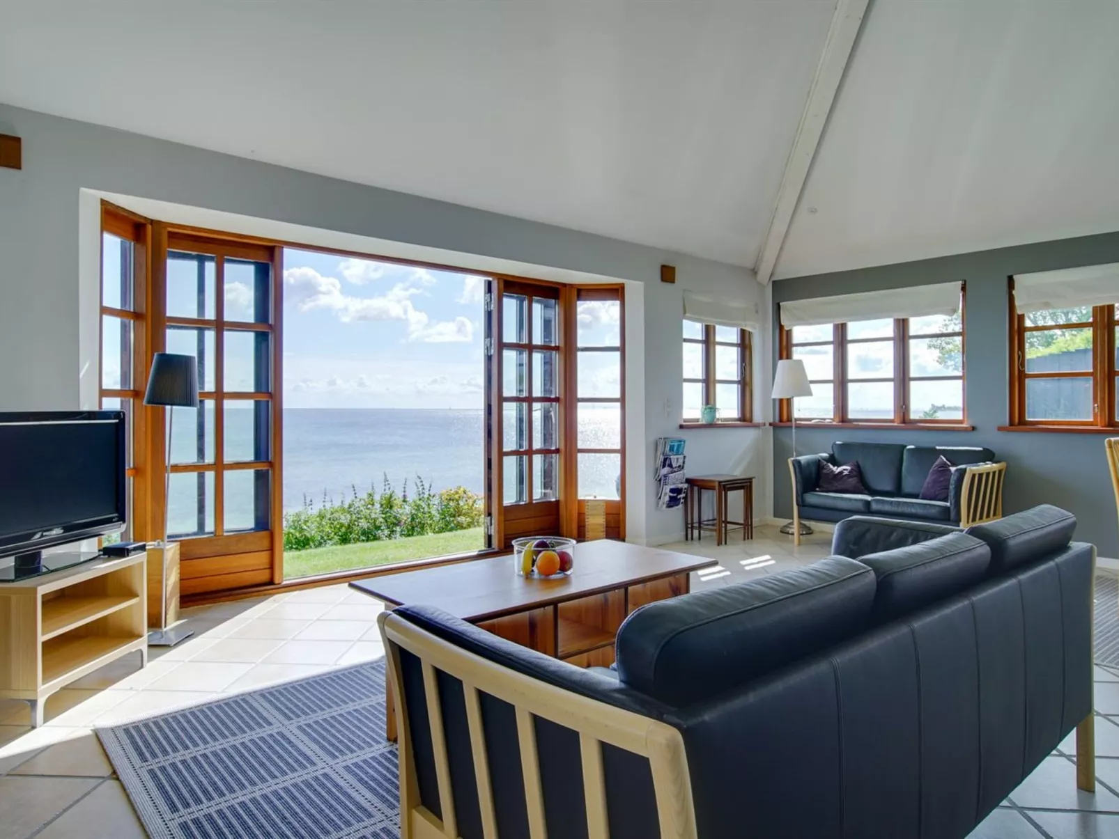 "Botmar" - 10m from the sea-Inside