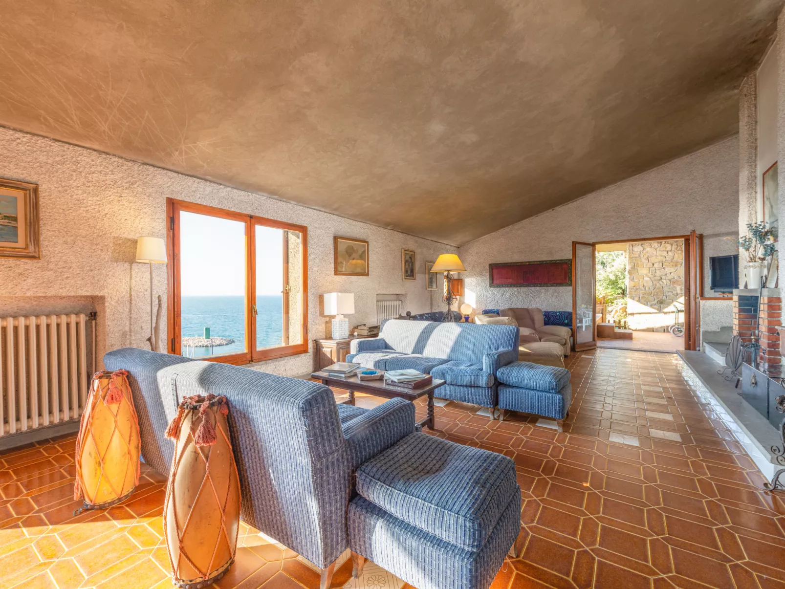 Villa Giuliana-Inside
