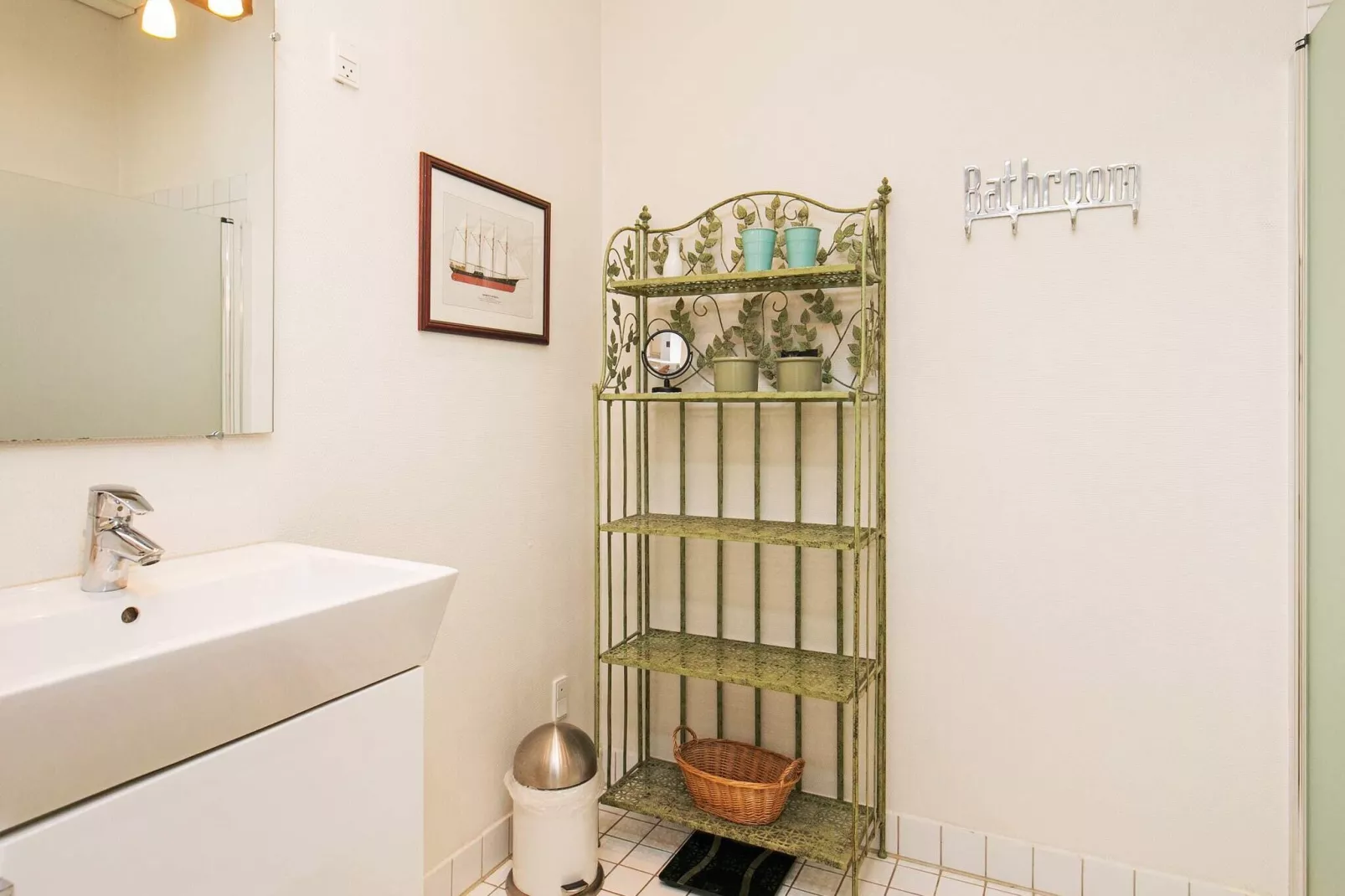 3 room,2 bathrooms-Indoor