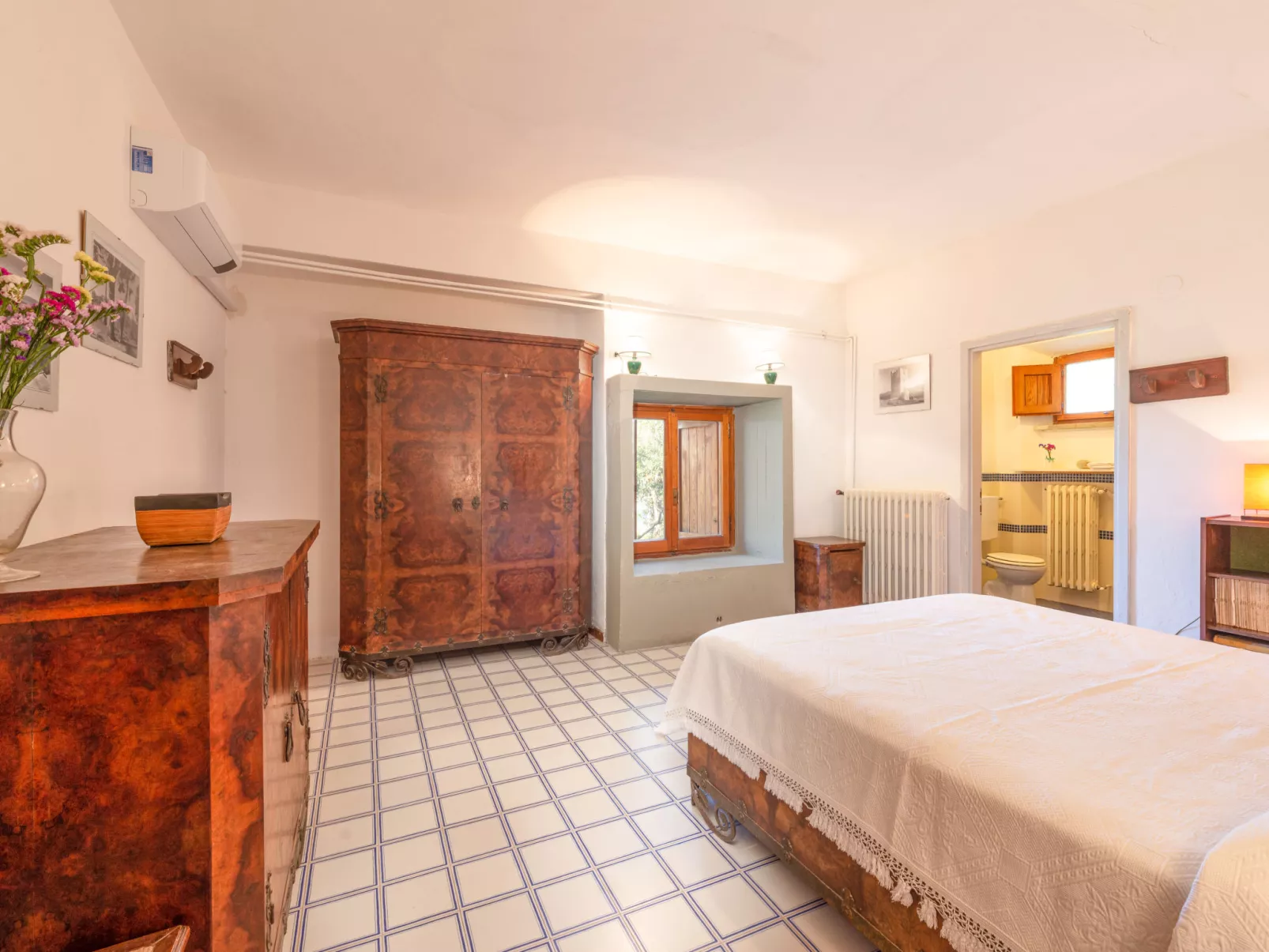 Villa Giuliana-Inside