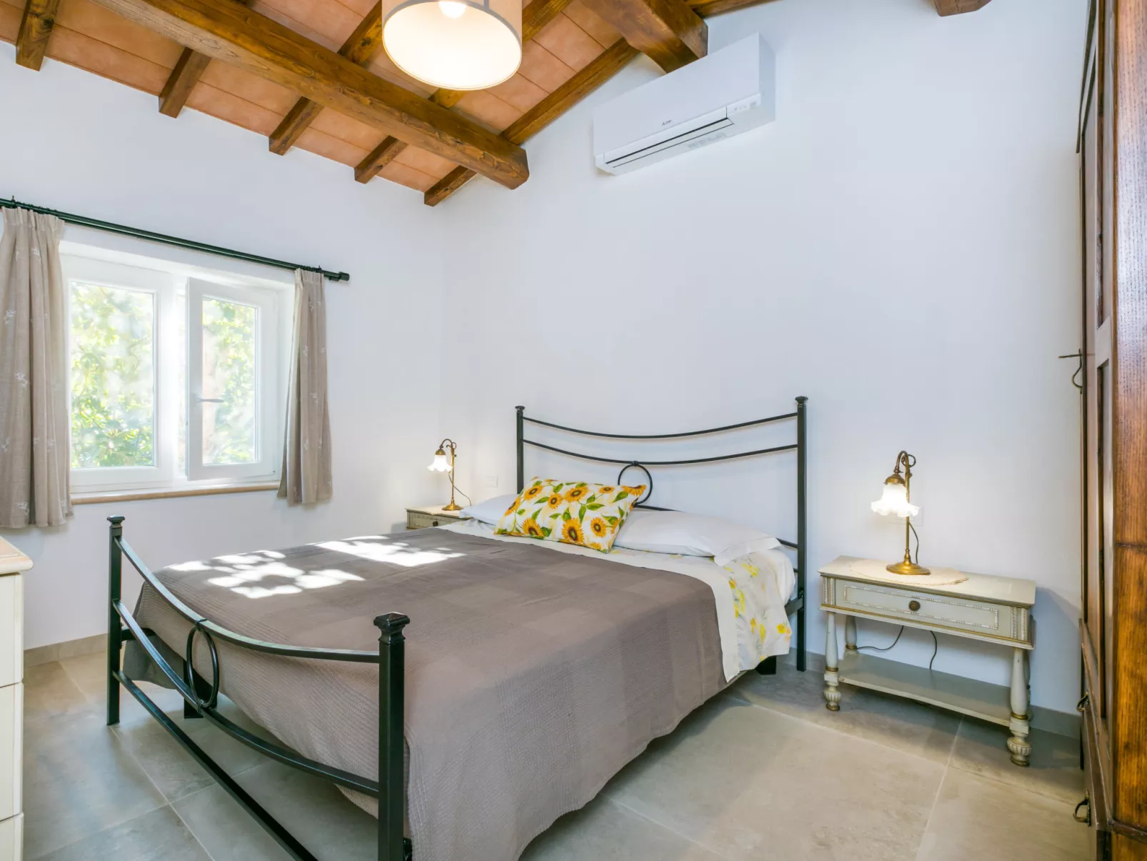 La Tordara-Inside