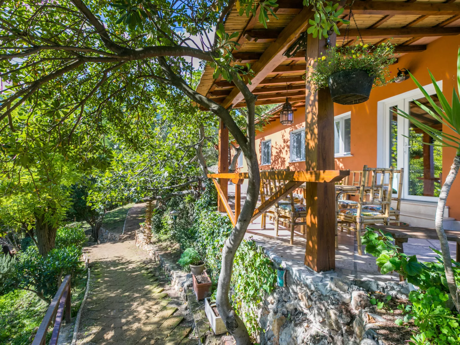 La Tordara-Outside