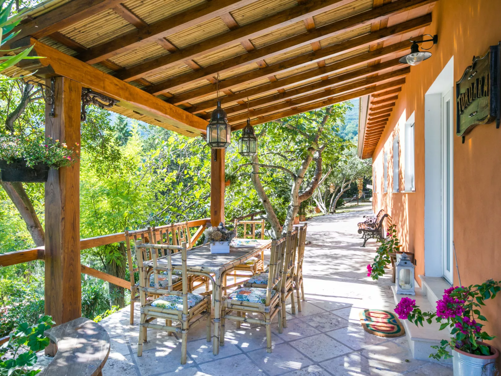 La Tordara-Outside