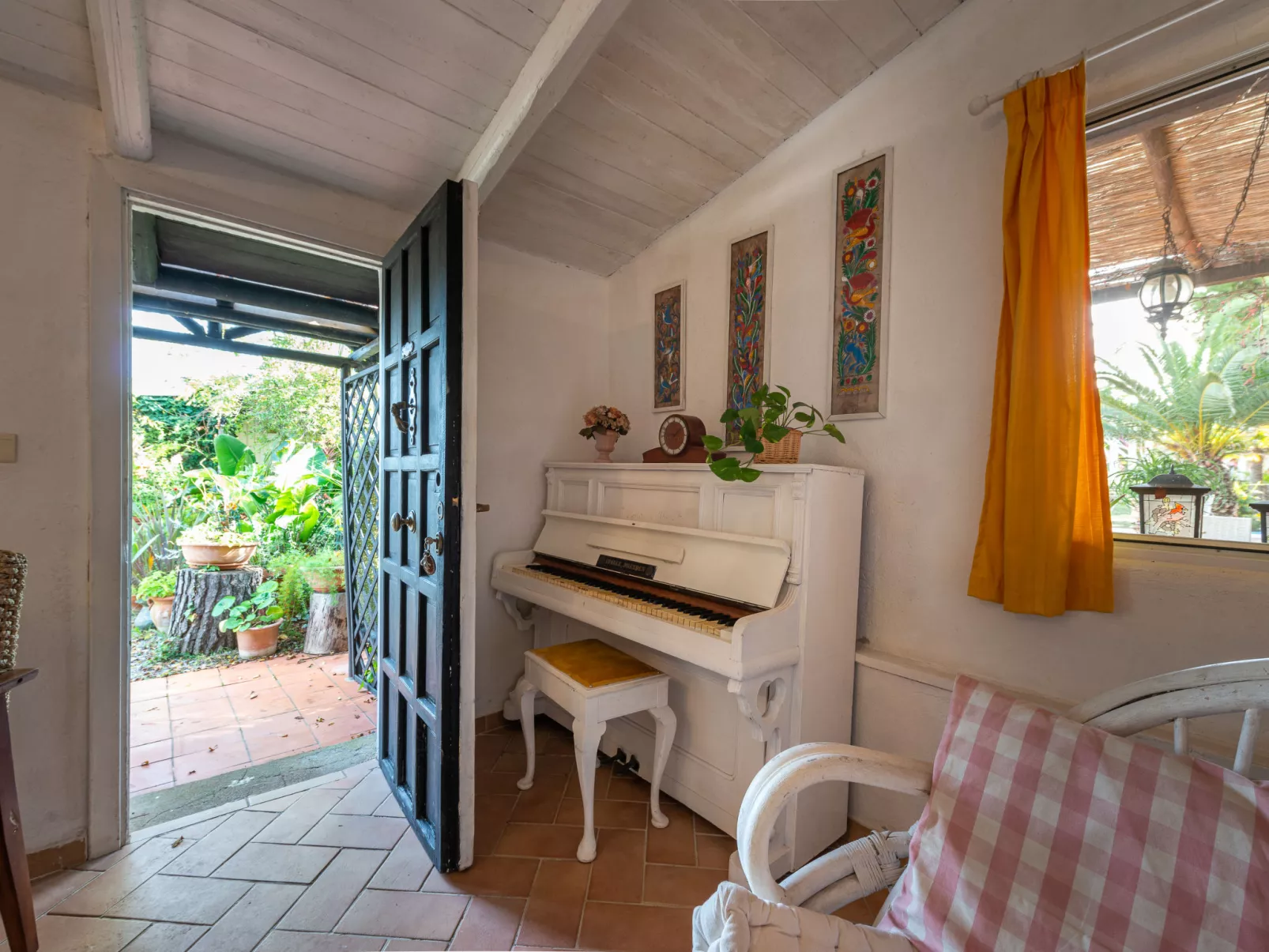 Rose Cottage-Inside
