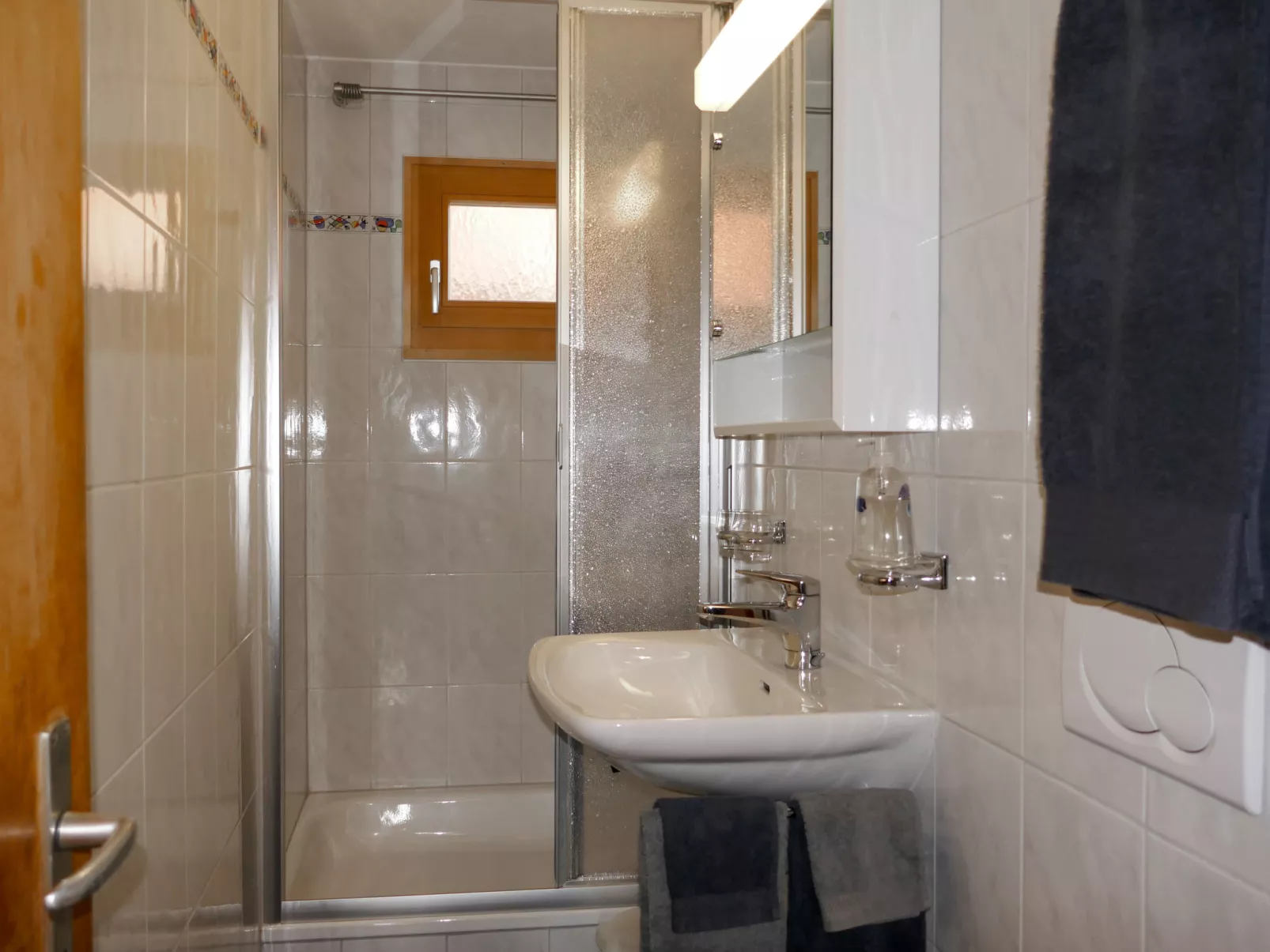 Haus Chumma Apt1-Inside
