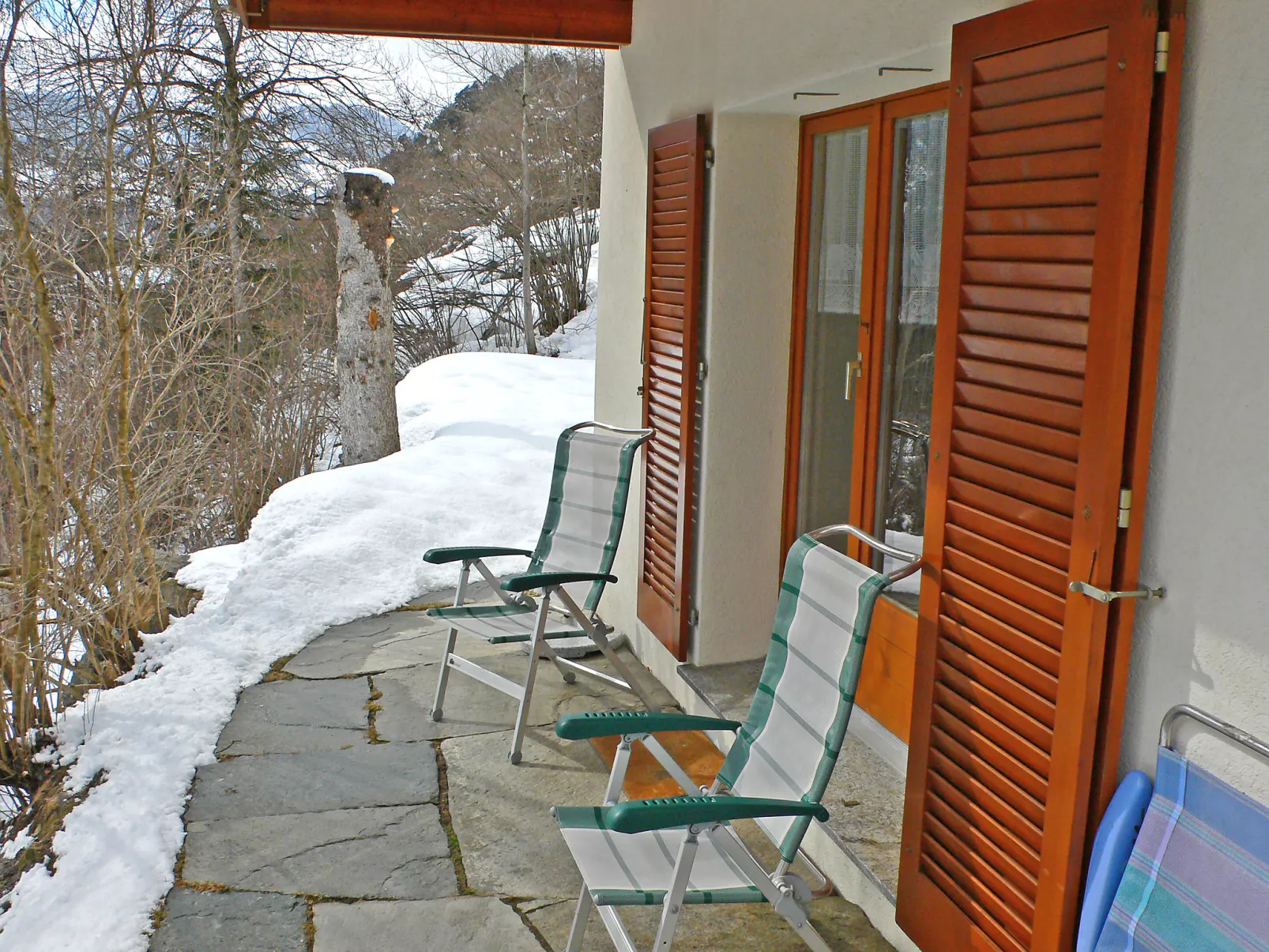 Deli-Outside