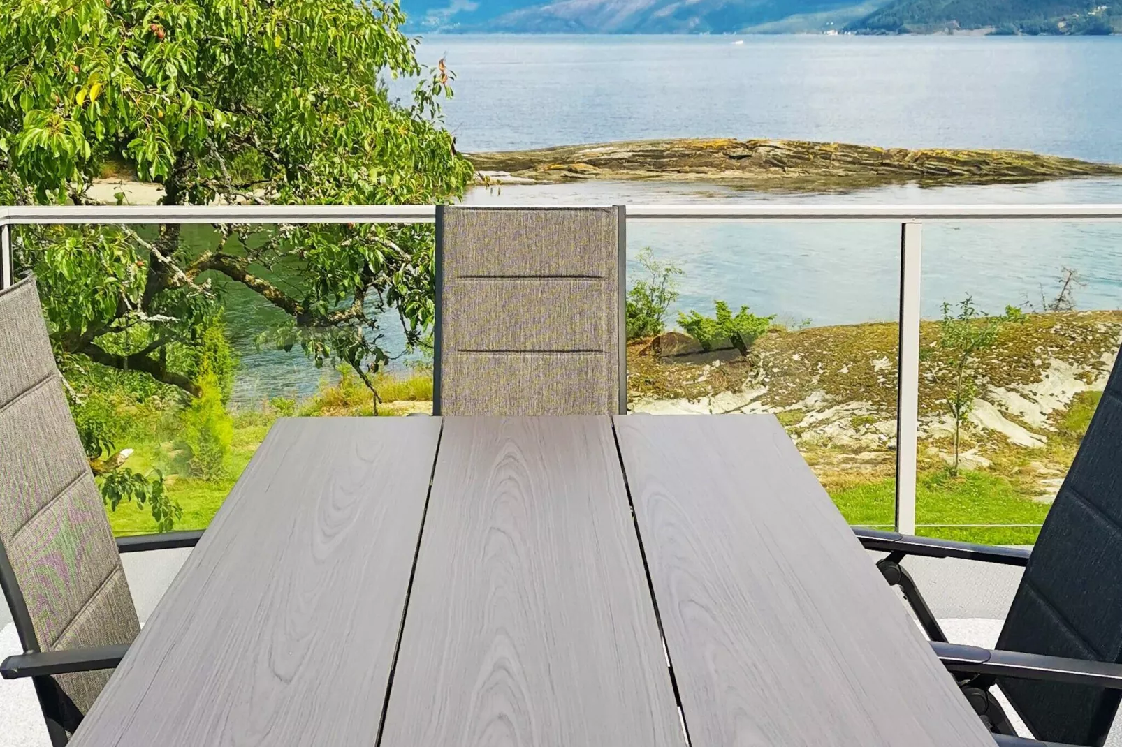 Seaside Serenity in Hardangerfjord-By Traum-Outdoor