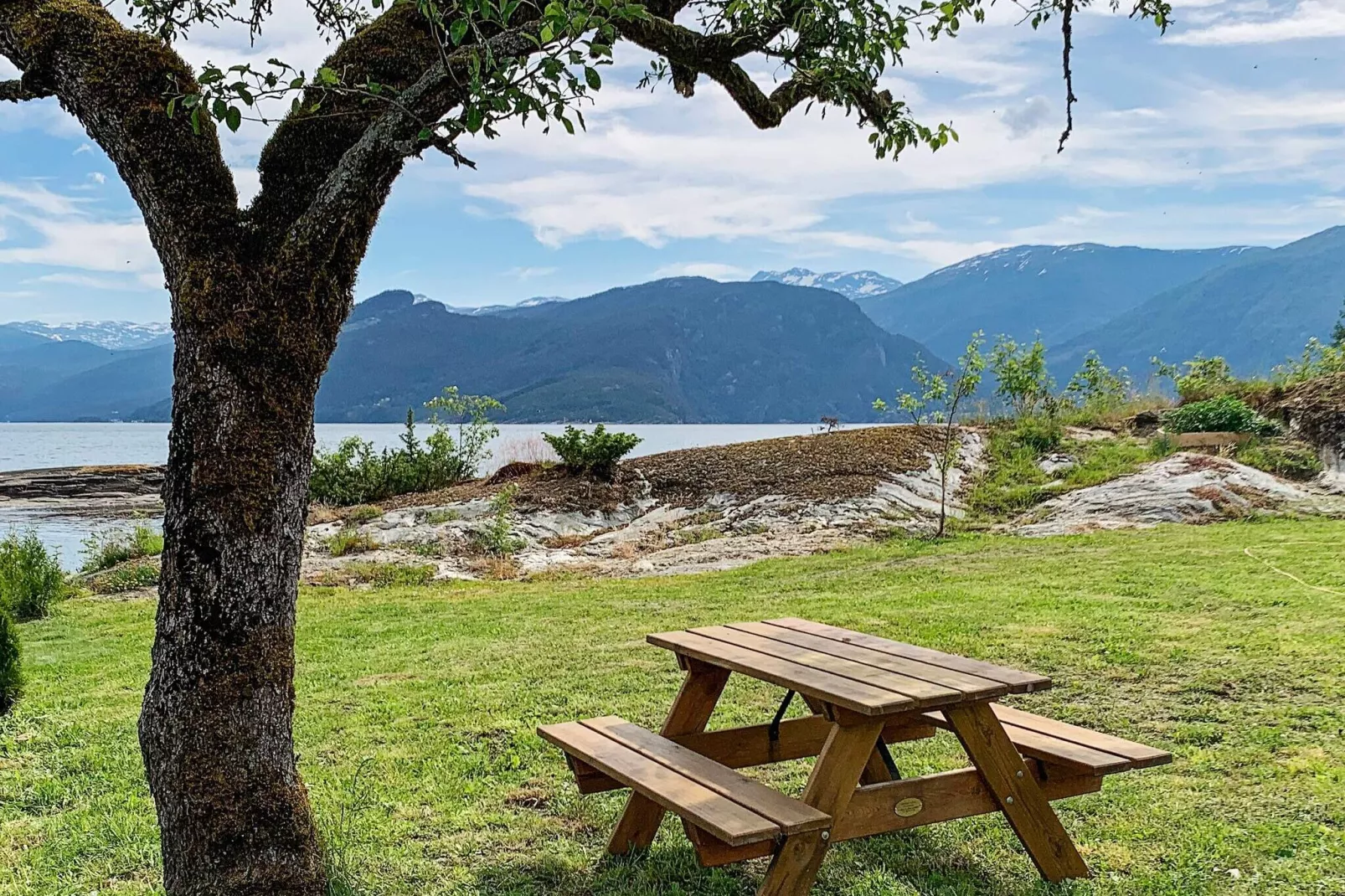 Seaside Serenity in Hardangerfjord-By Traum-Outdoor