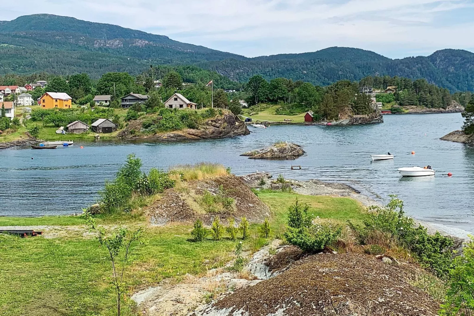 Seaside Serenity in Hardangerfjord-By Traum-Outdoor
