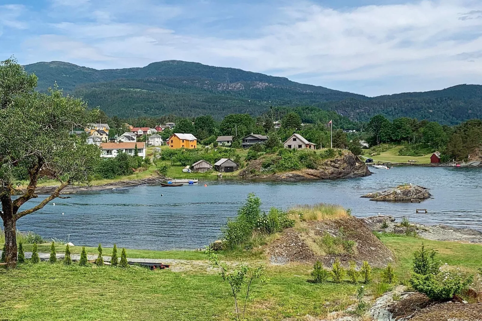 Seaside Serenity in Hardangerfjord-By Traum-Outdoor