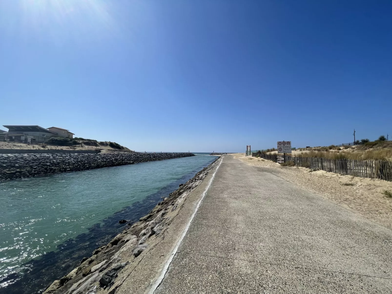 Les sables-Area