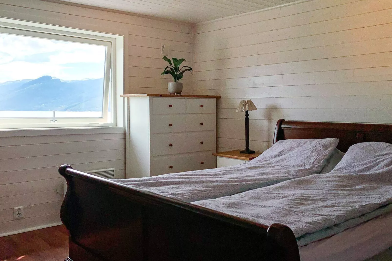 Seaside Serenity in Hardangerfjord-By Traum-Indoor
