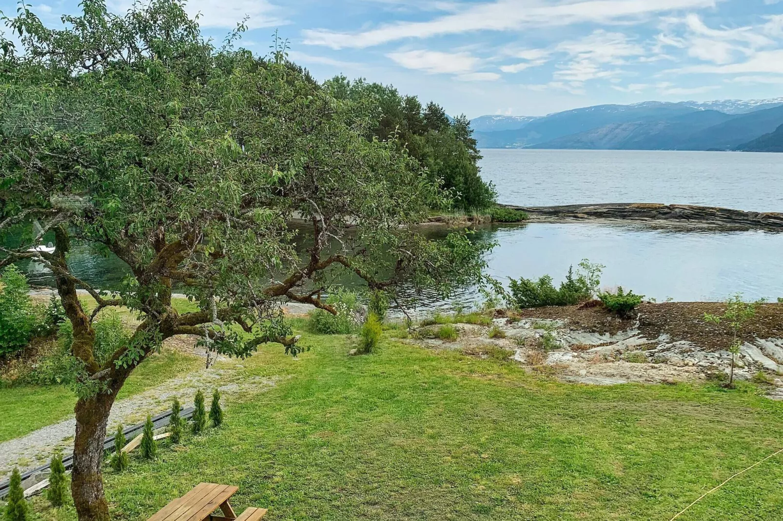 Seaside Serenity in Hardangerfjord-By Traum-Indoor