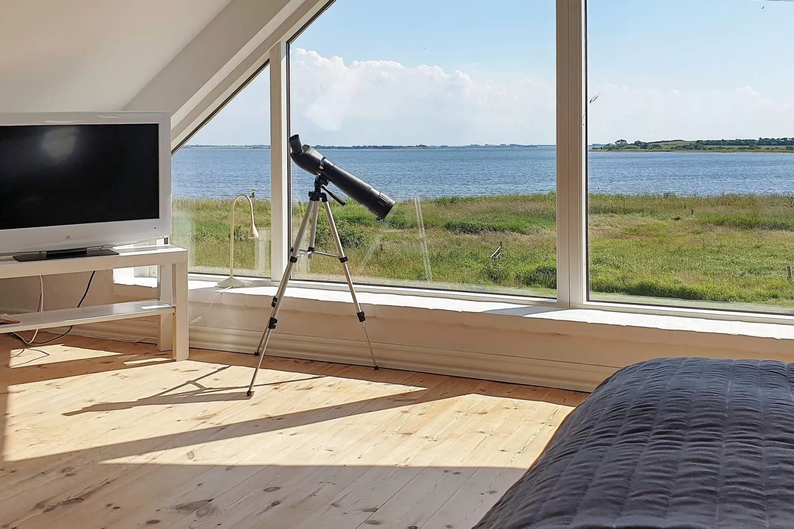 Cozy Fjord View Retreat-By Traum-Indoor