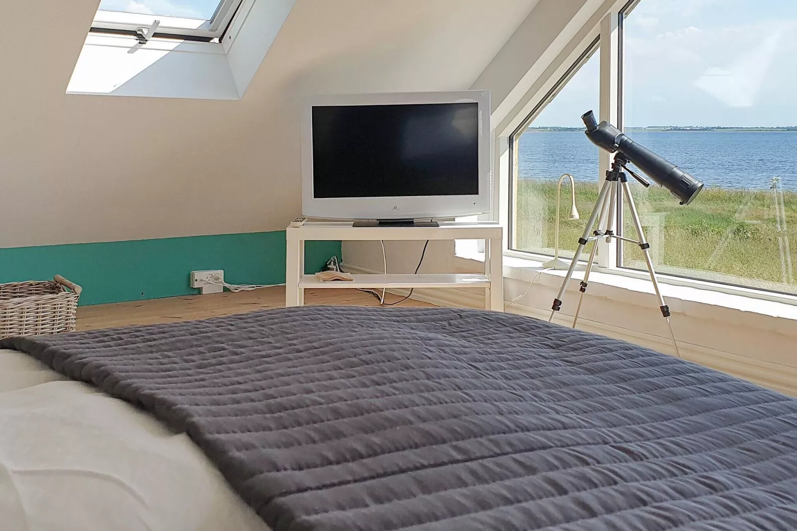 Cozy Fjord View Retreat-By Traum-Indoor