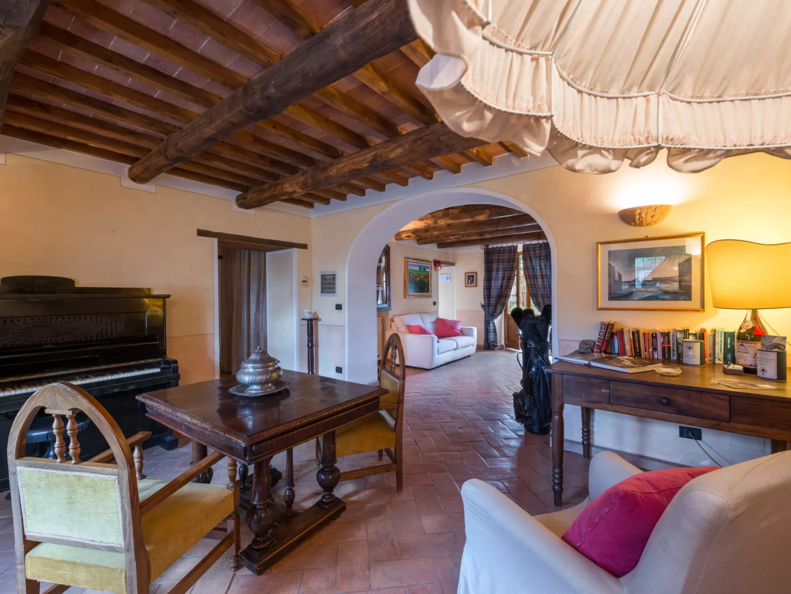Casale Poggio Lupinaio-Inside
