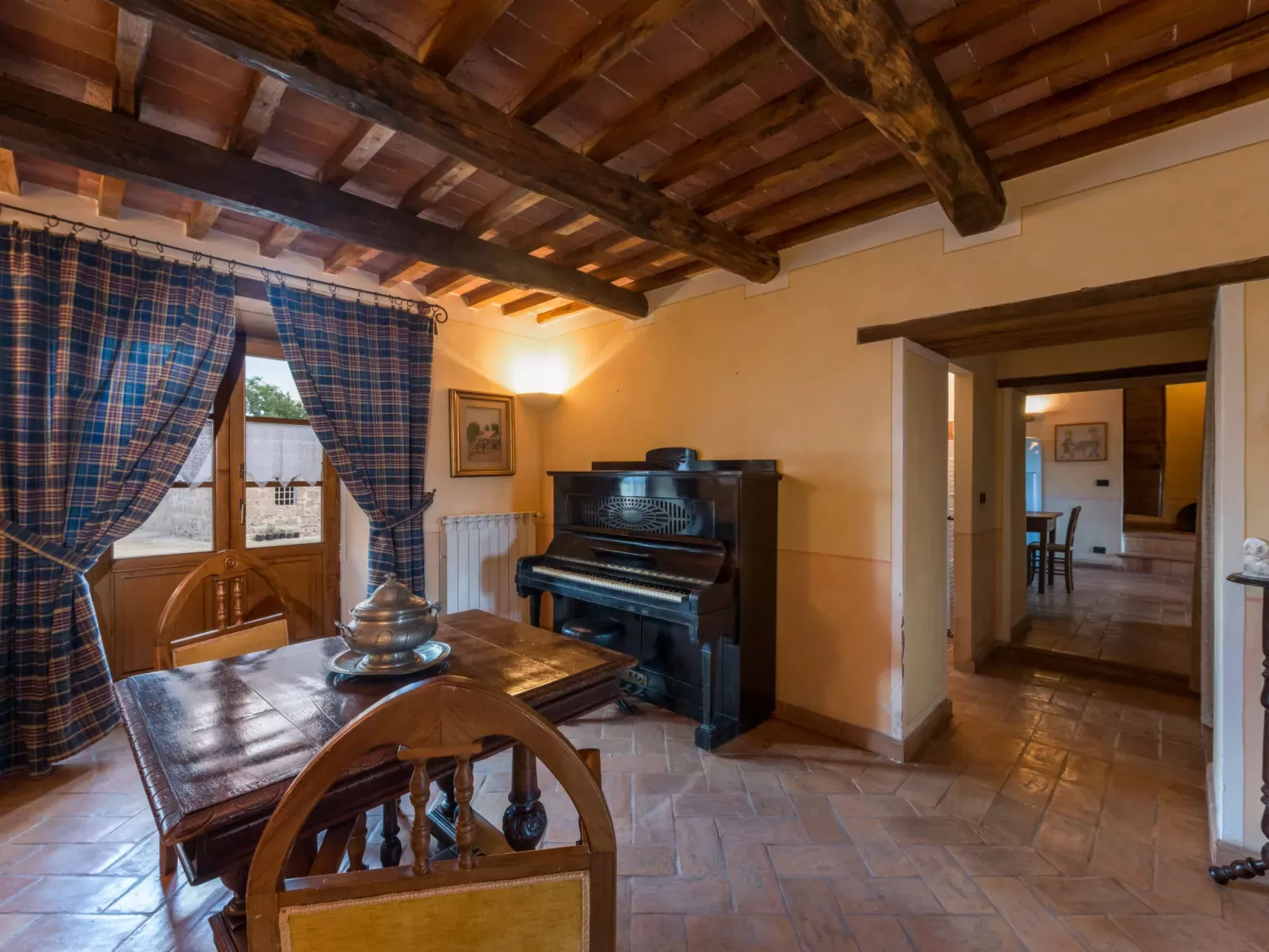 Casale Poggio Lupinaio-Inside