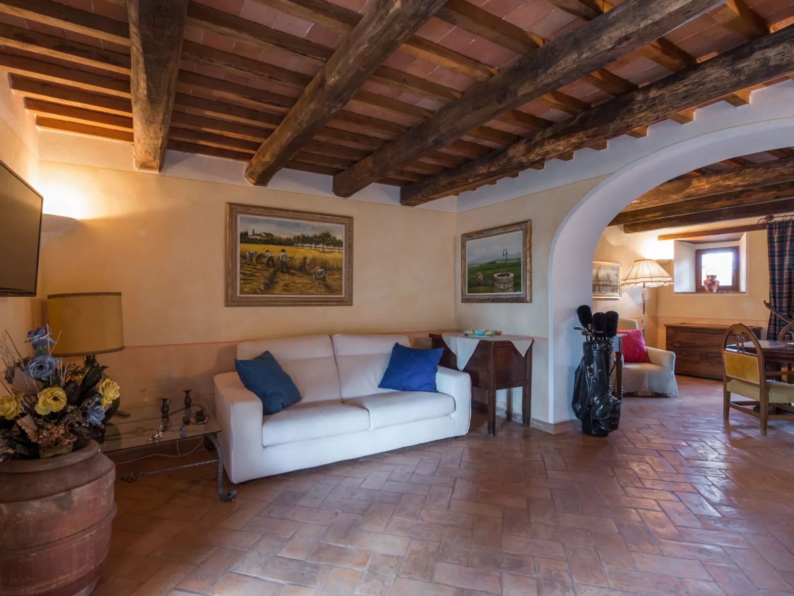 Casale Poggio Lupinaio-Inside