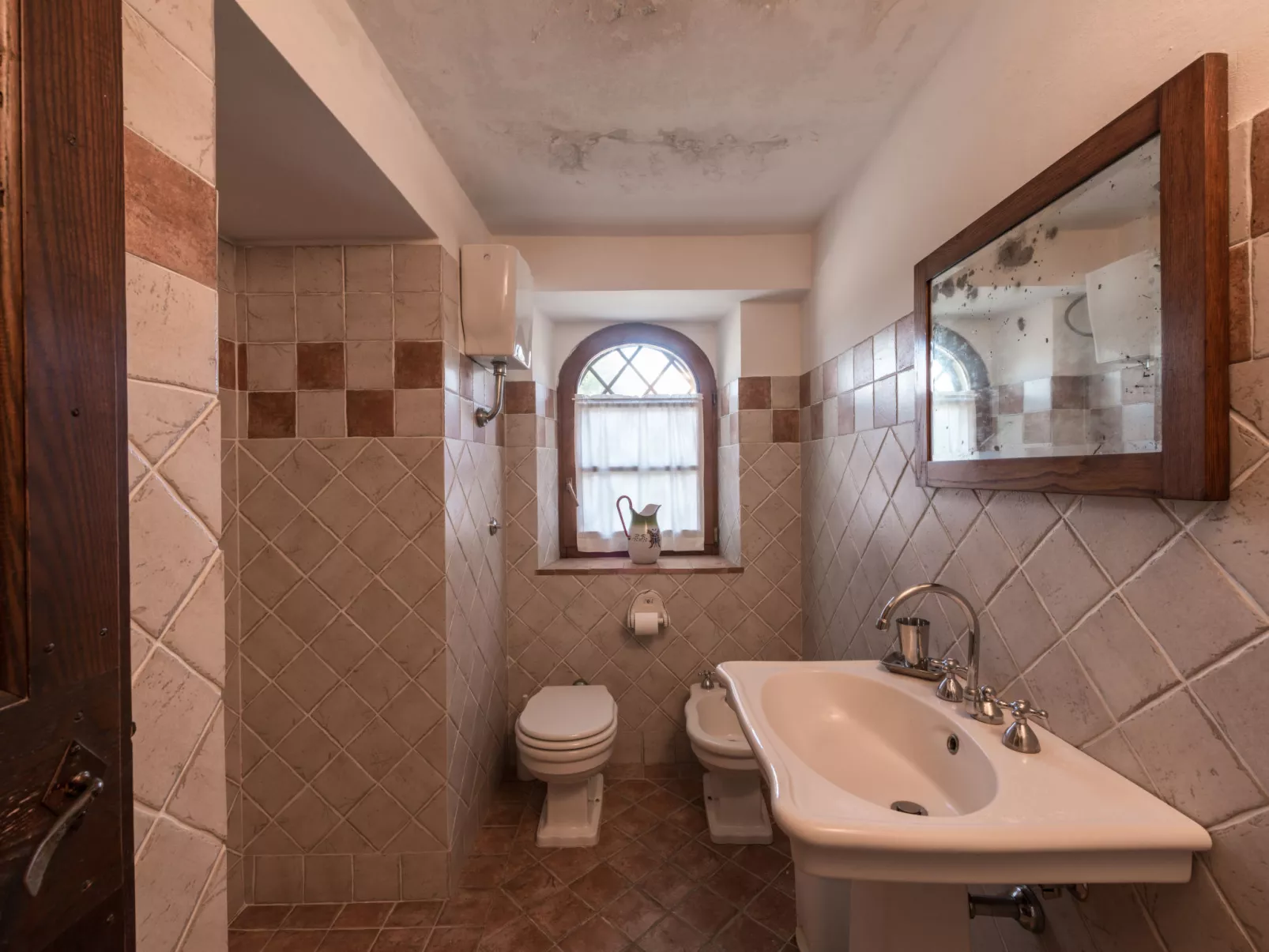 Casale Poggio Lupinaio-Inside