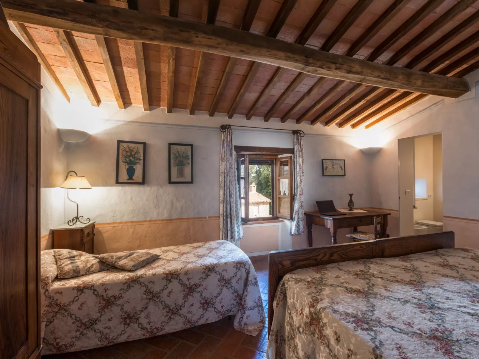 Casale Poggio Lupinaio-Inside