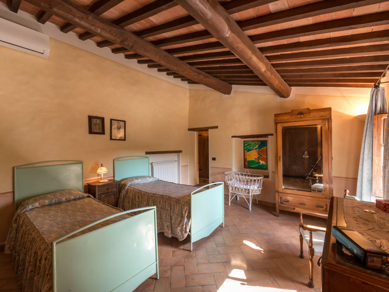 Casale Poggio Lupinaio-Inside