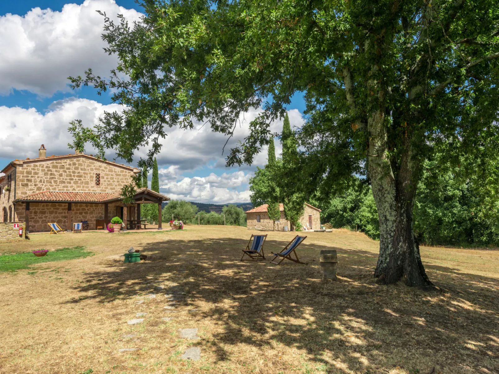 Casale Poggio Lupinaio-Outside