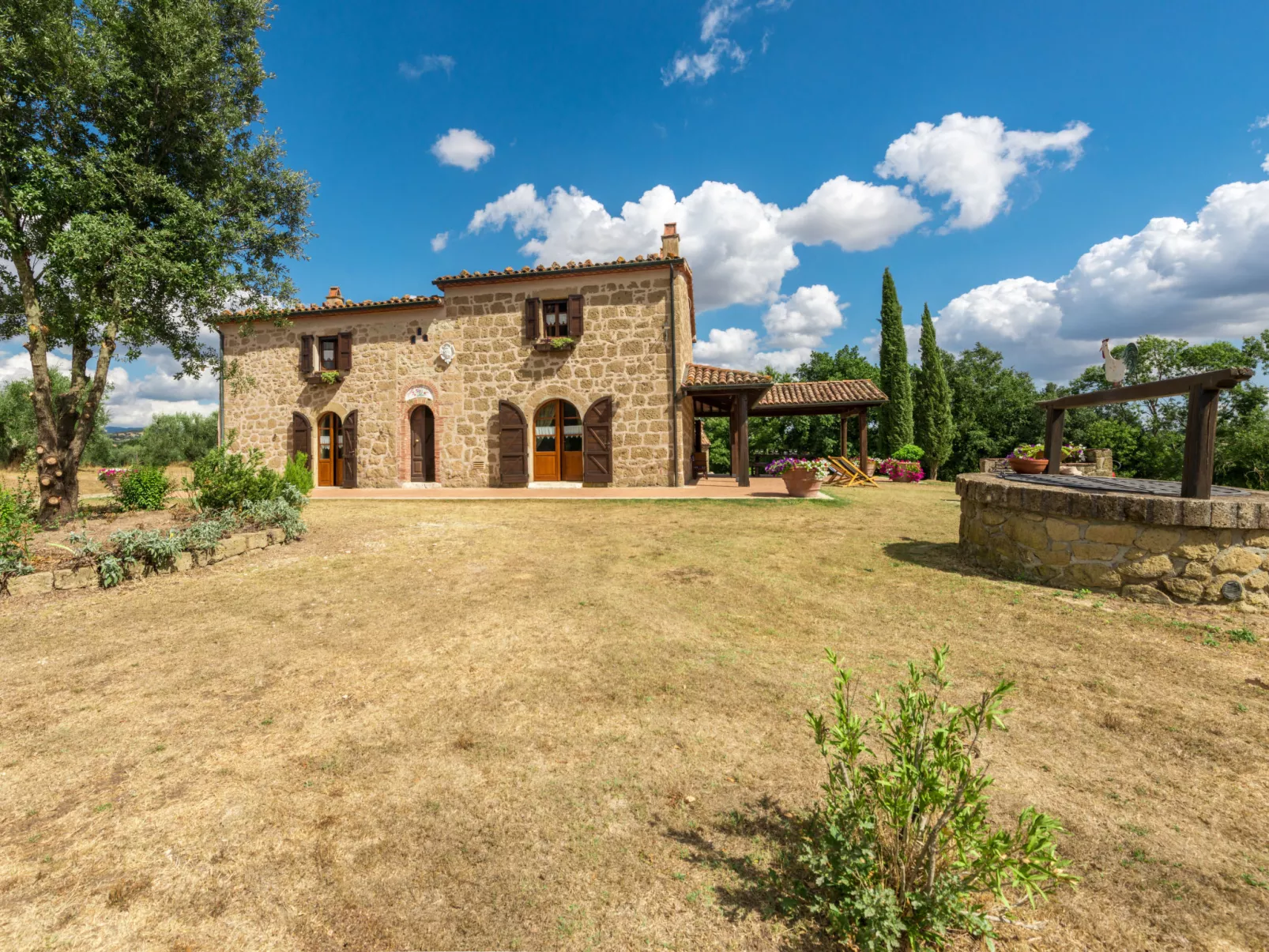 Casale Poggio Lupinaio-Outside