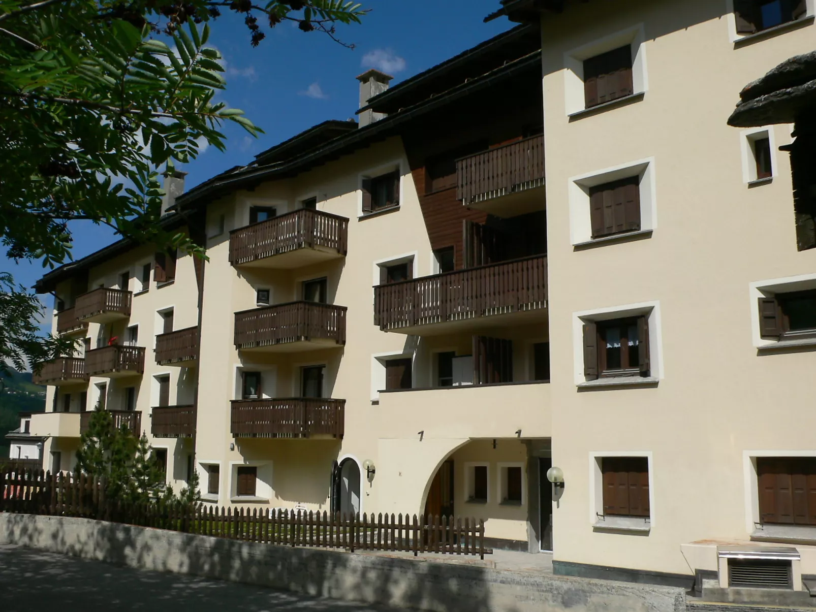 Apt.31-Outside