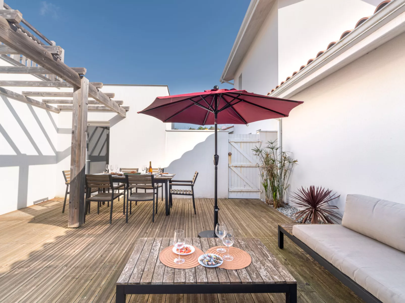Les Patios de Flore-Outside