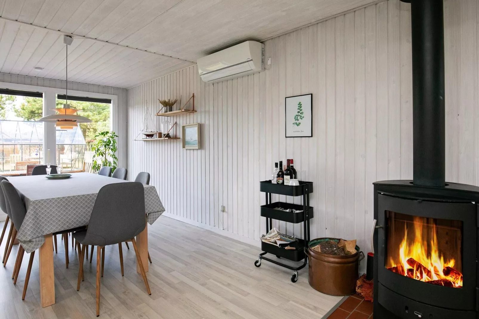 Bright Cottage by the Lagoon-By Traum-Indoor
