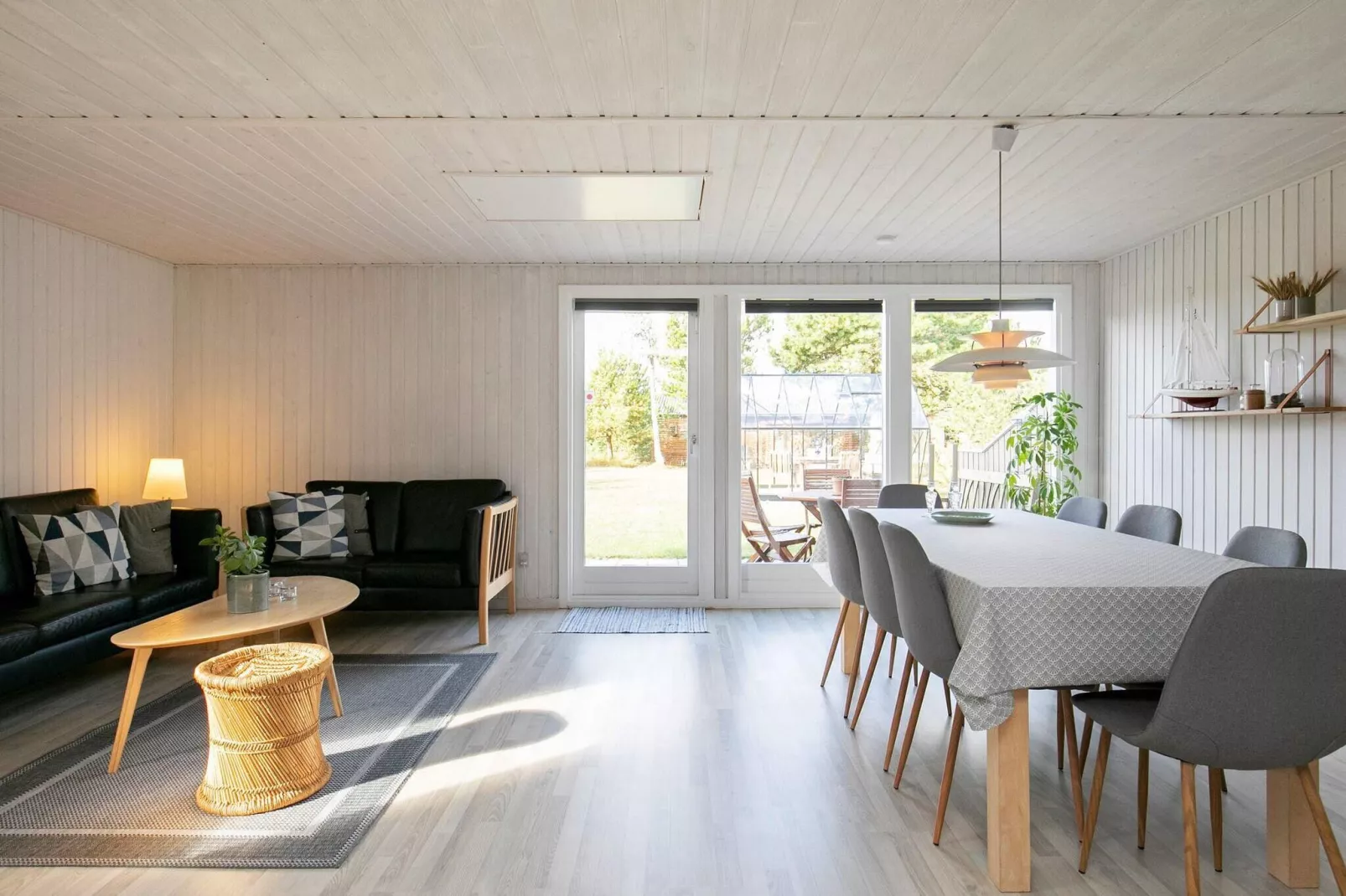 Bright Cottage by the Lagoon-By Traum-Indoor