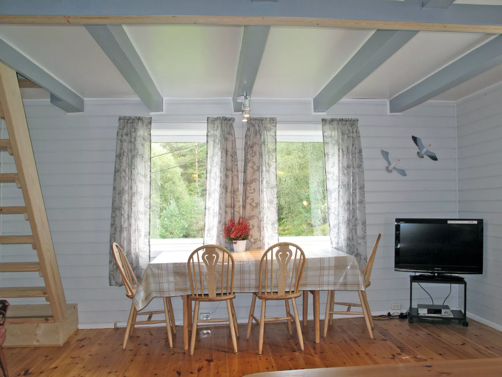 Laksevågen-Inside