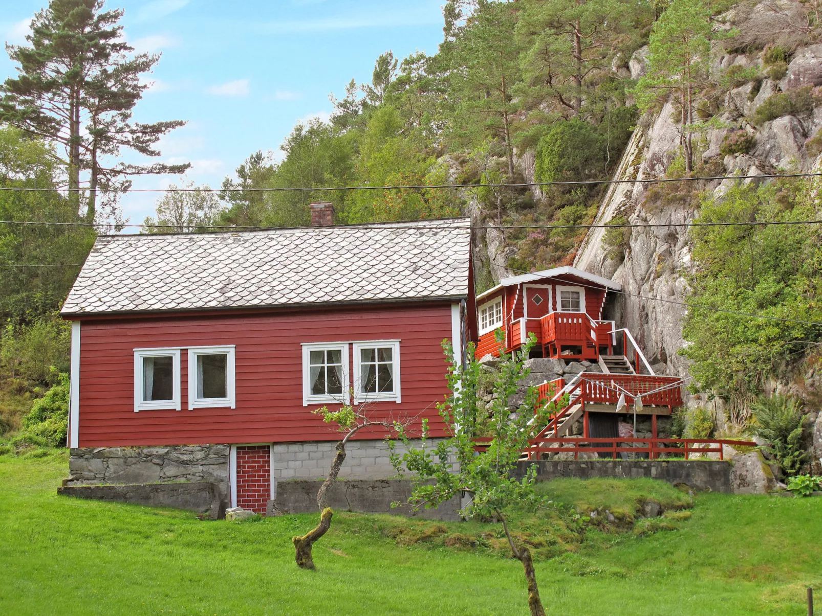 Laksevågen-Outside