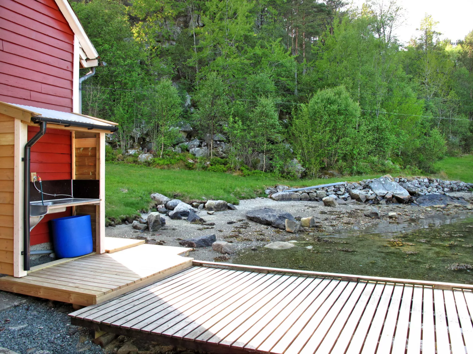 Laksevågen-Outside