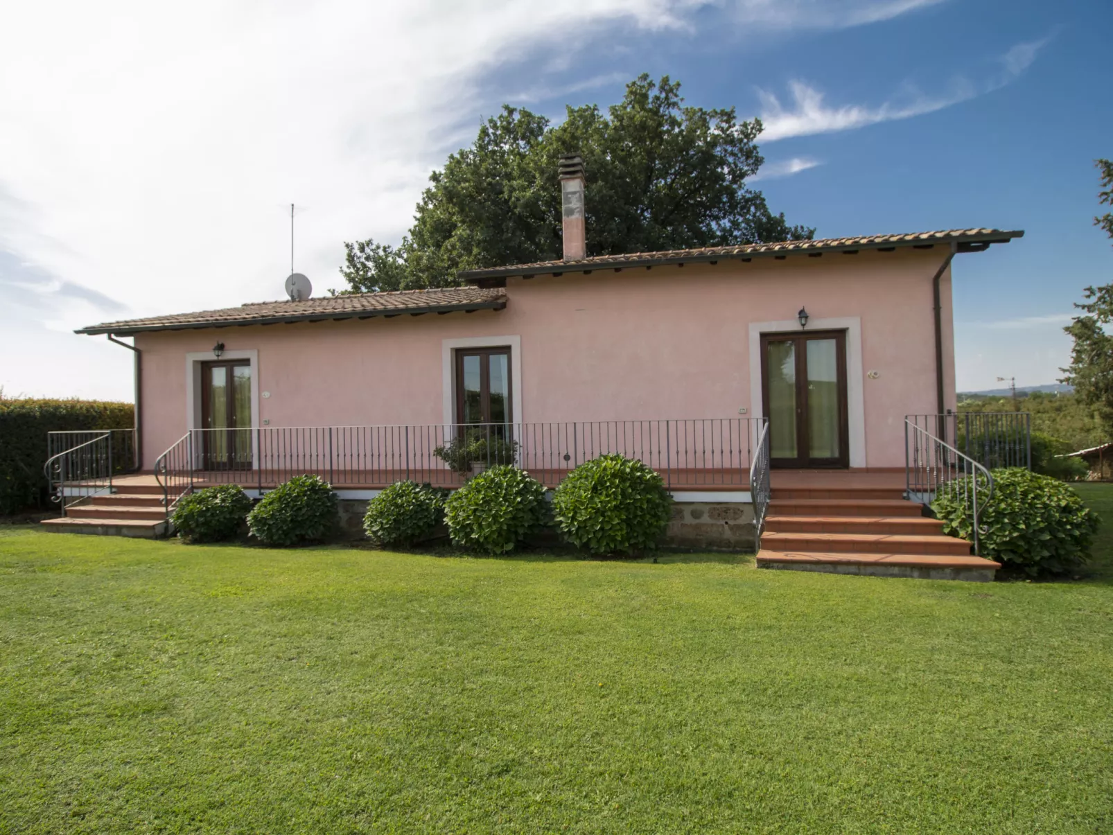La Quercia-Outside