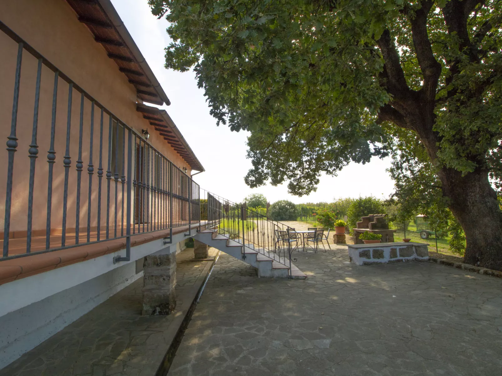 La Quercia-Outside