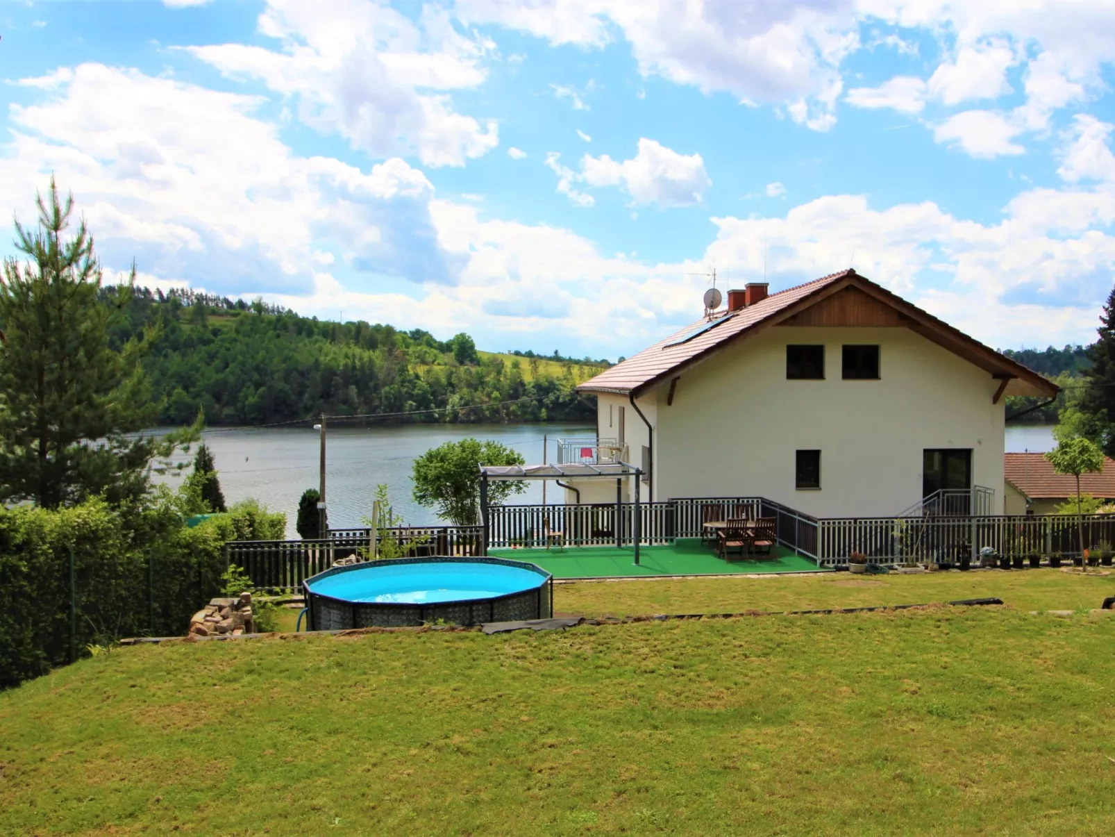 Županovice-Outside