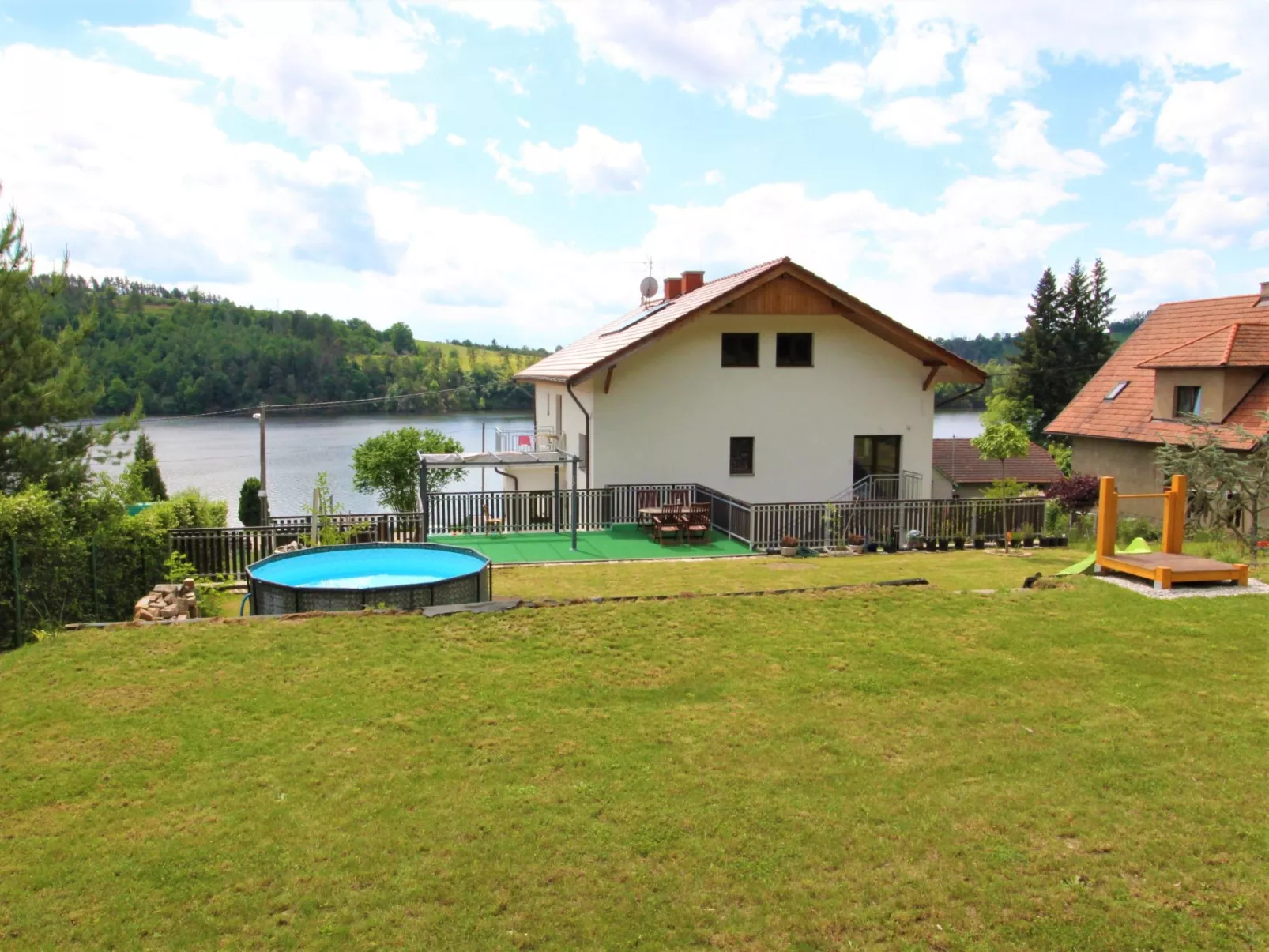 Županovice-Outside