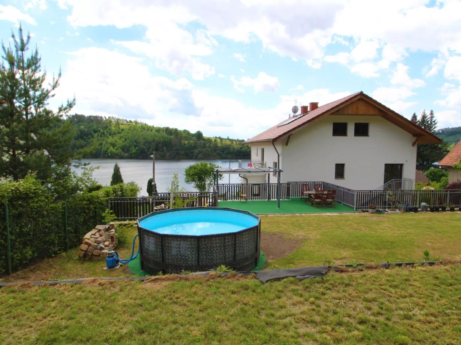 Županovice-Outside