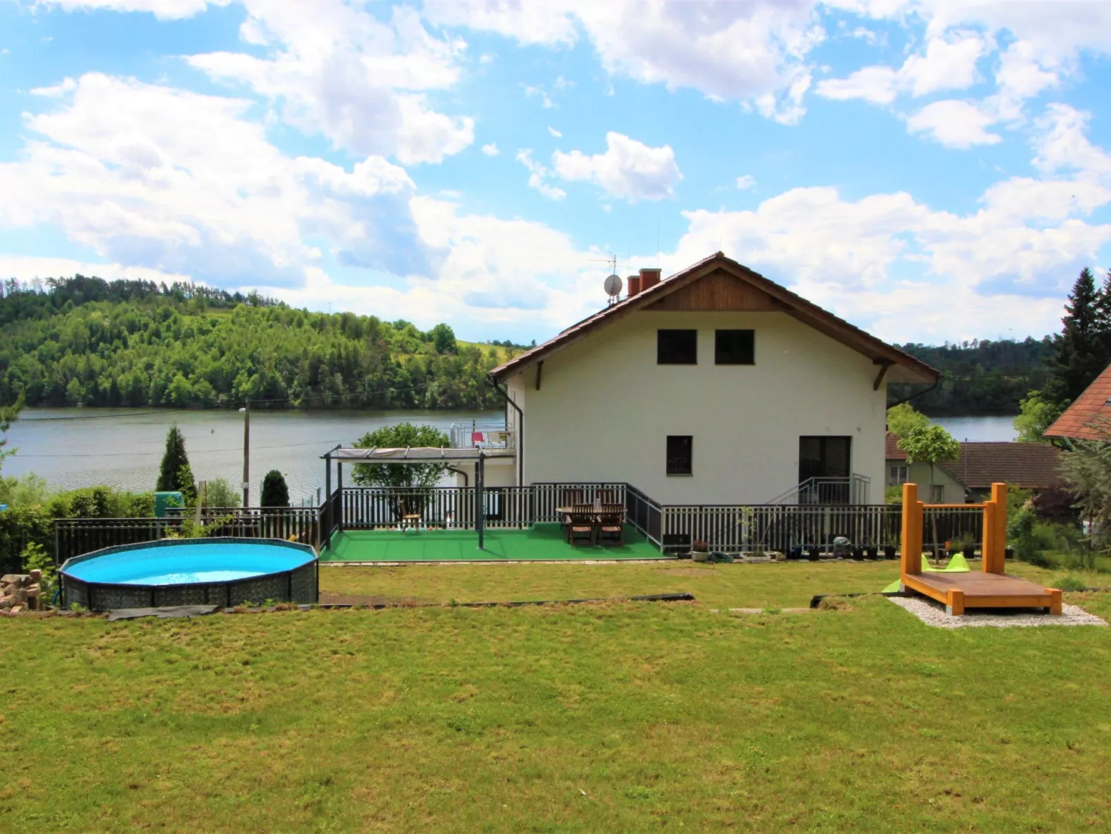Županovice-Outside