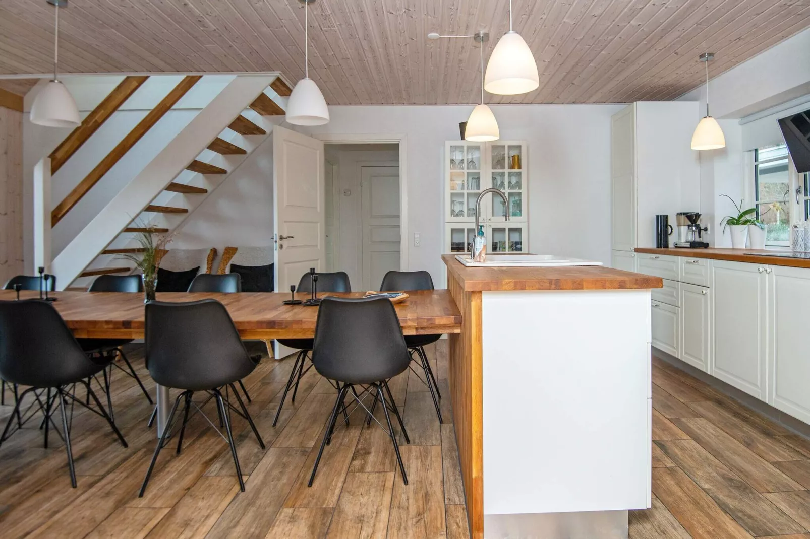 10 person holiday home in Glesborg-Indoor