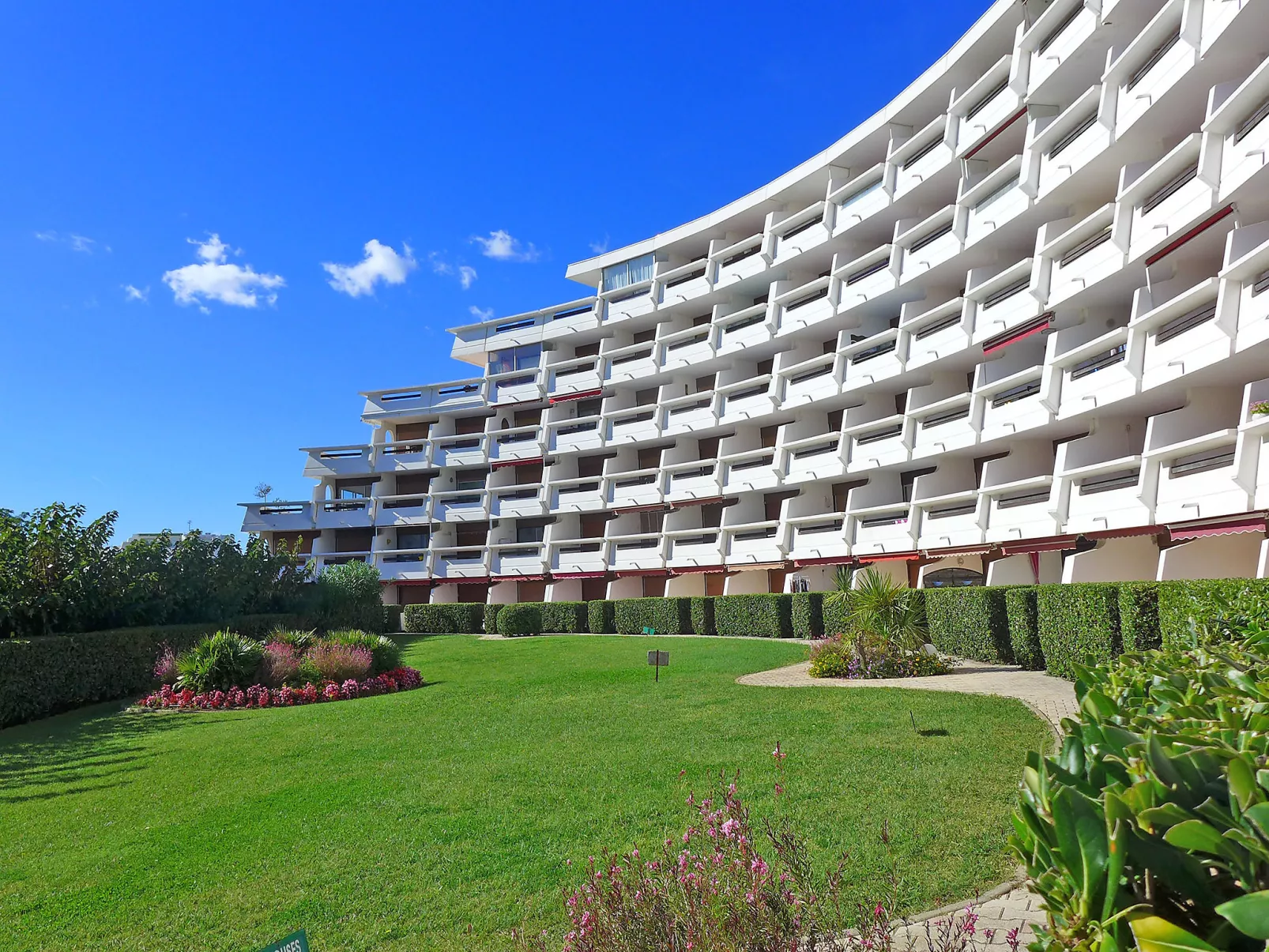 Jardins d'Ulysse II-Outside