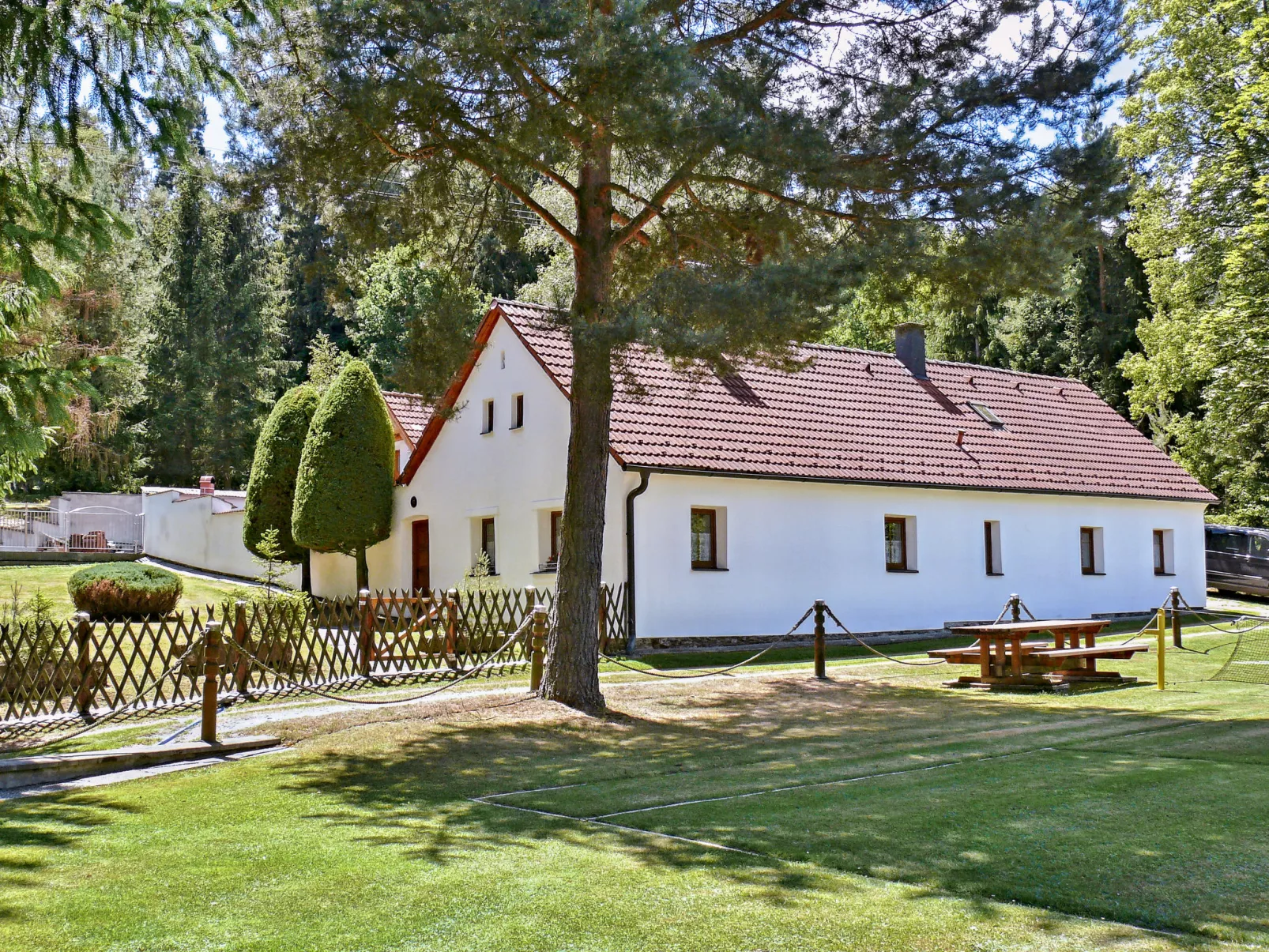 Polžov-Outside