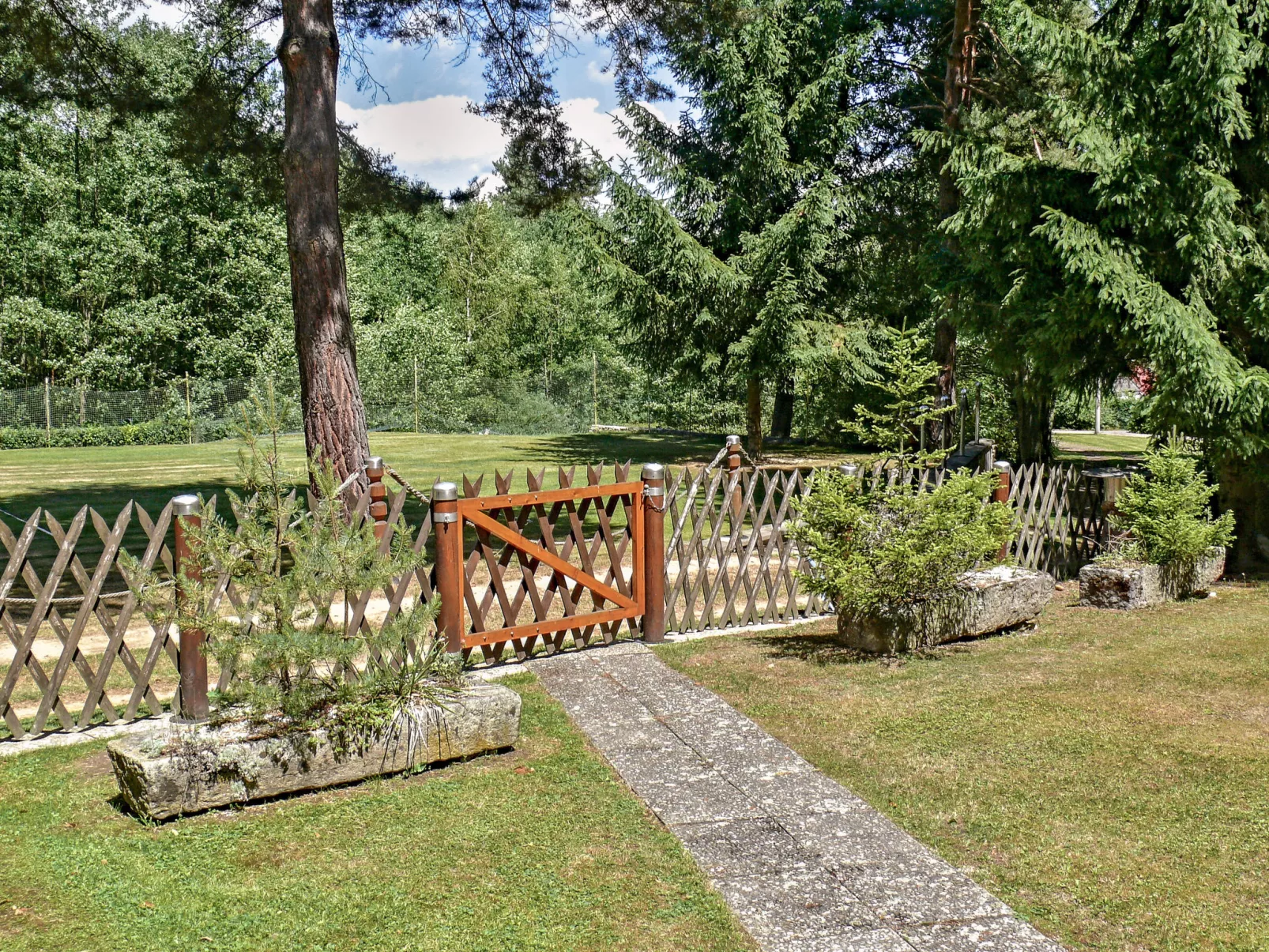 Polžov-Outside