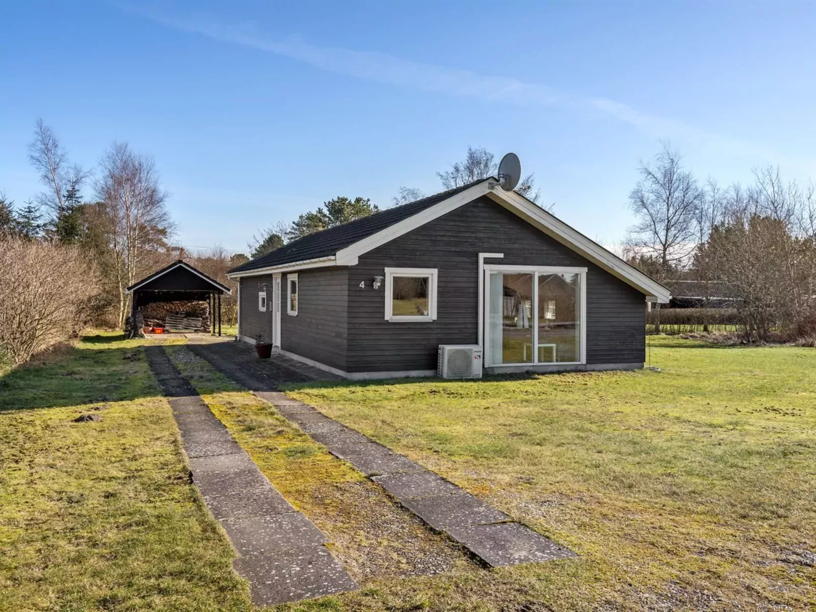 "Jil" - 750m from the sea-Outside