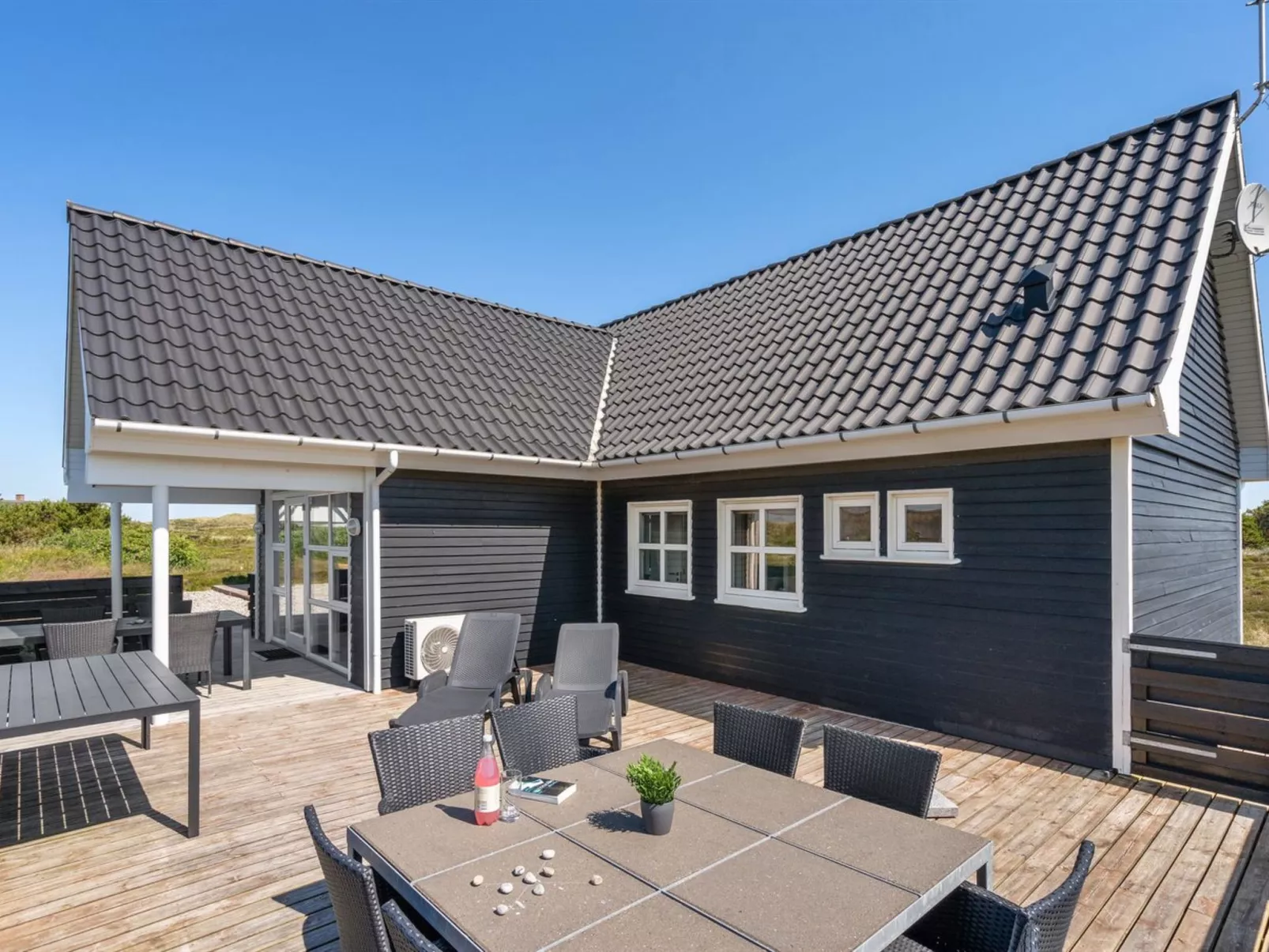 "Eliena" - 500m from the sea-Outside