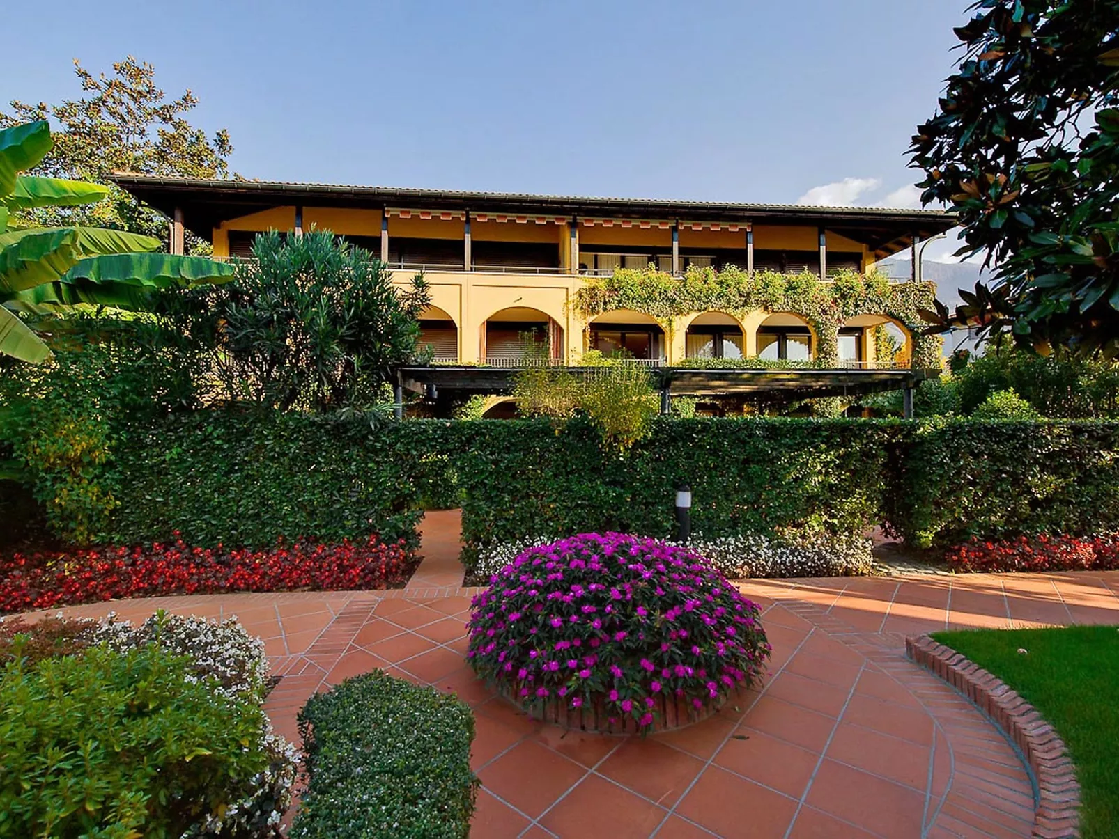 Giardino-Outside