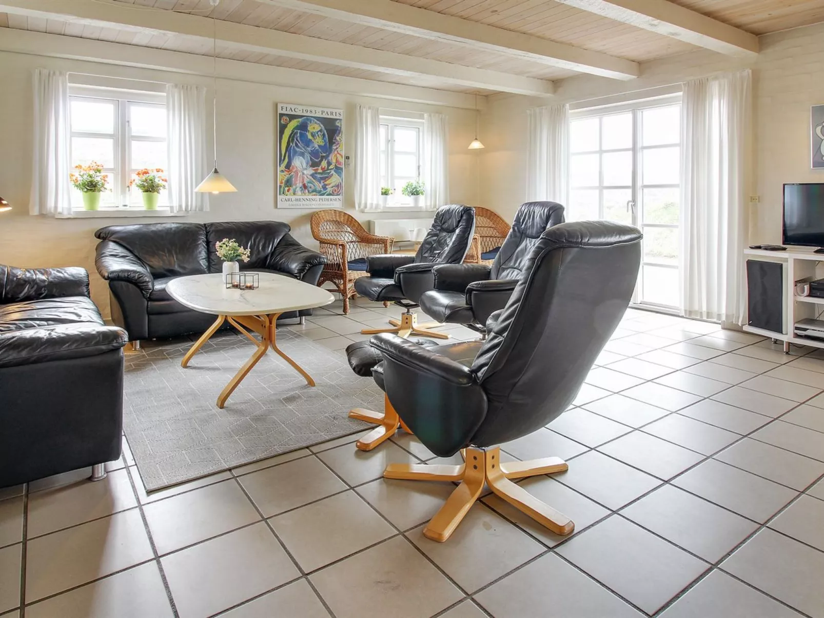 "Skuli" - 200m from the sea-Inside